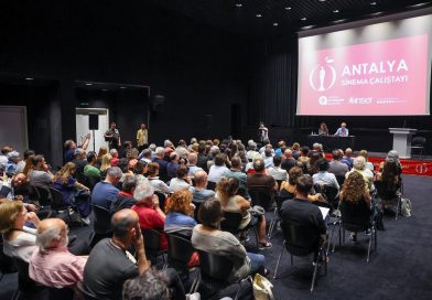 Altın Portakal Film Festivalinde gösterilen filmlerin telifleri ödenecek.